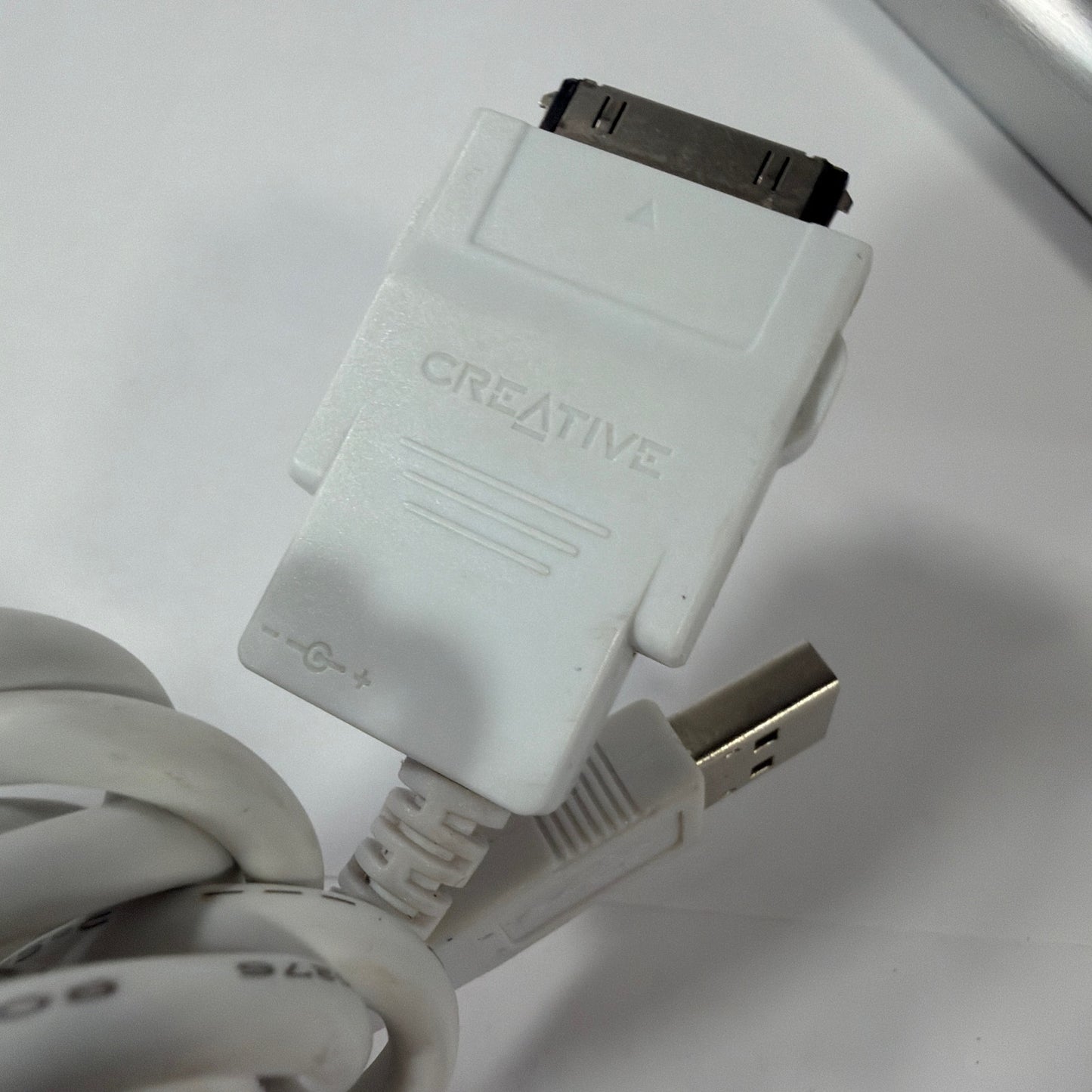 Creative Zen Sleek Photo 20GB MP3 Player DAP-HD0019 with Cable, Charger, Earbuds