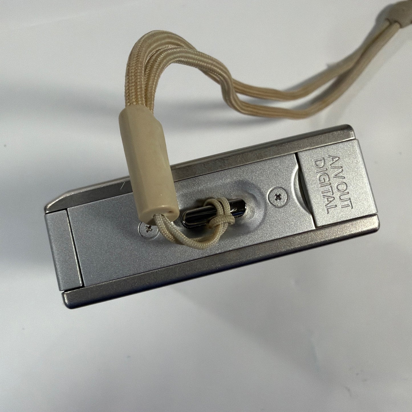 Canon PowerShot SD1000 Digital ELPH 7.1MP Silver Camera Tested Working