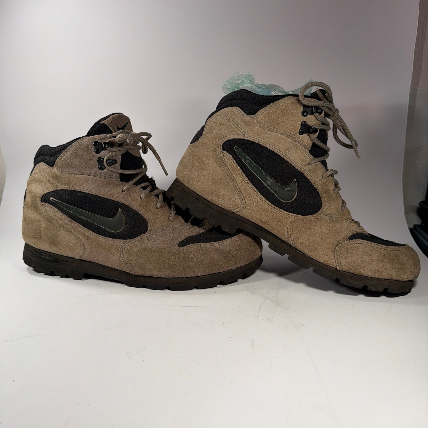 Vintage Nike 685116-031 Suede Trail Hiking Boots Men’s 12 Brown/Black