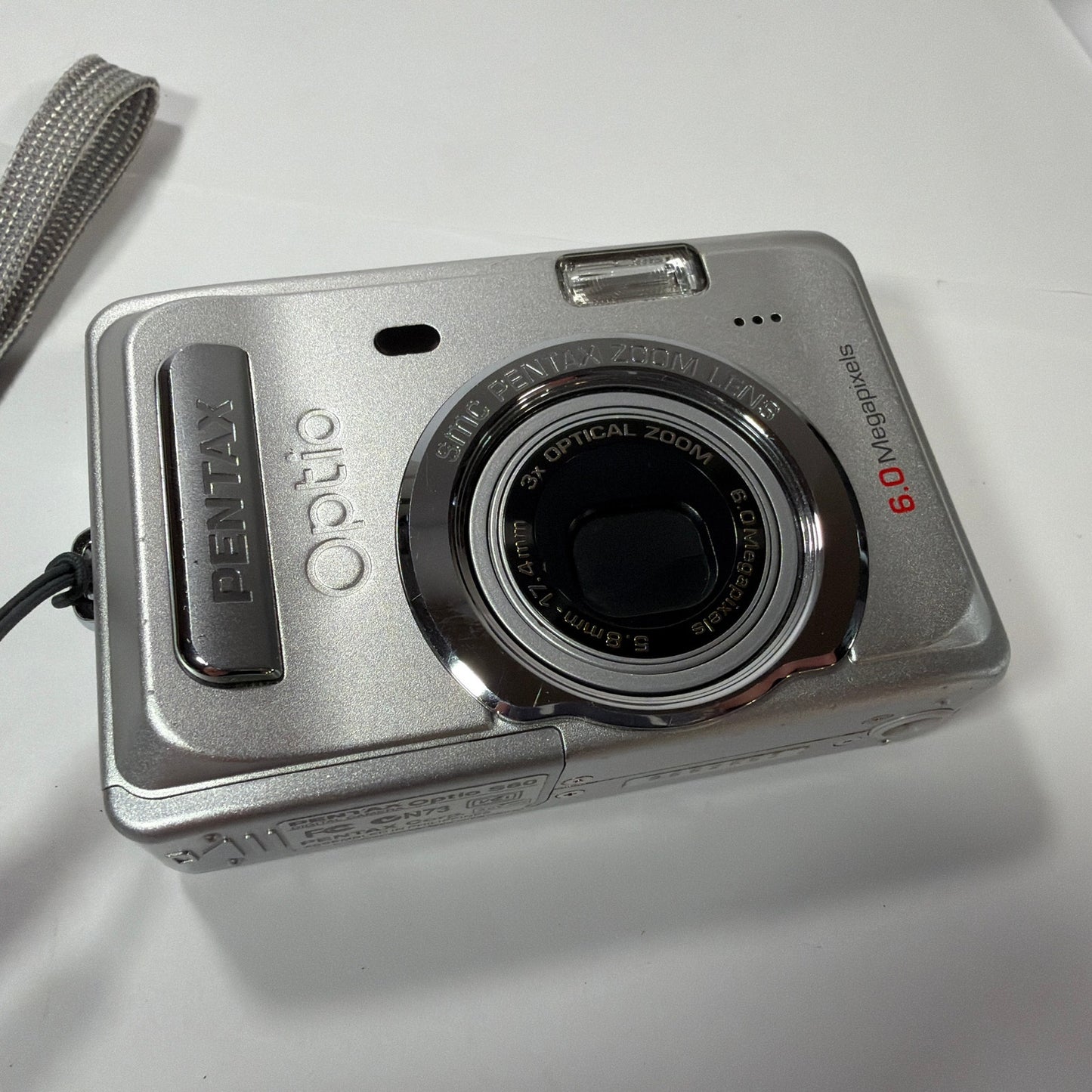 Pentax Optio S60 6.0MP Digital Camera Silver with 512MB SD Card Read