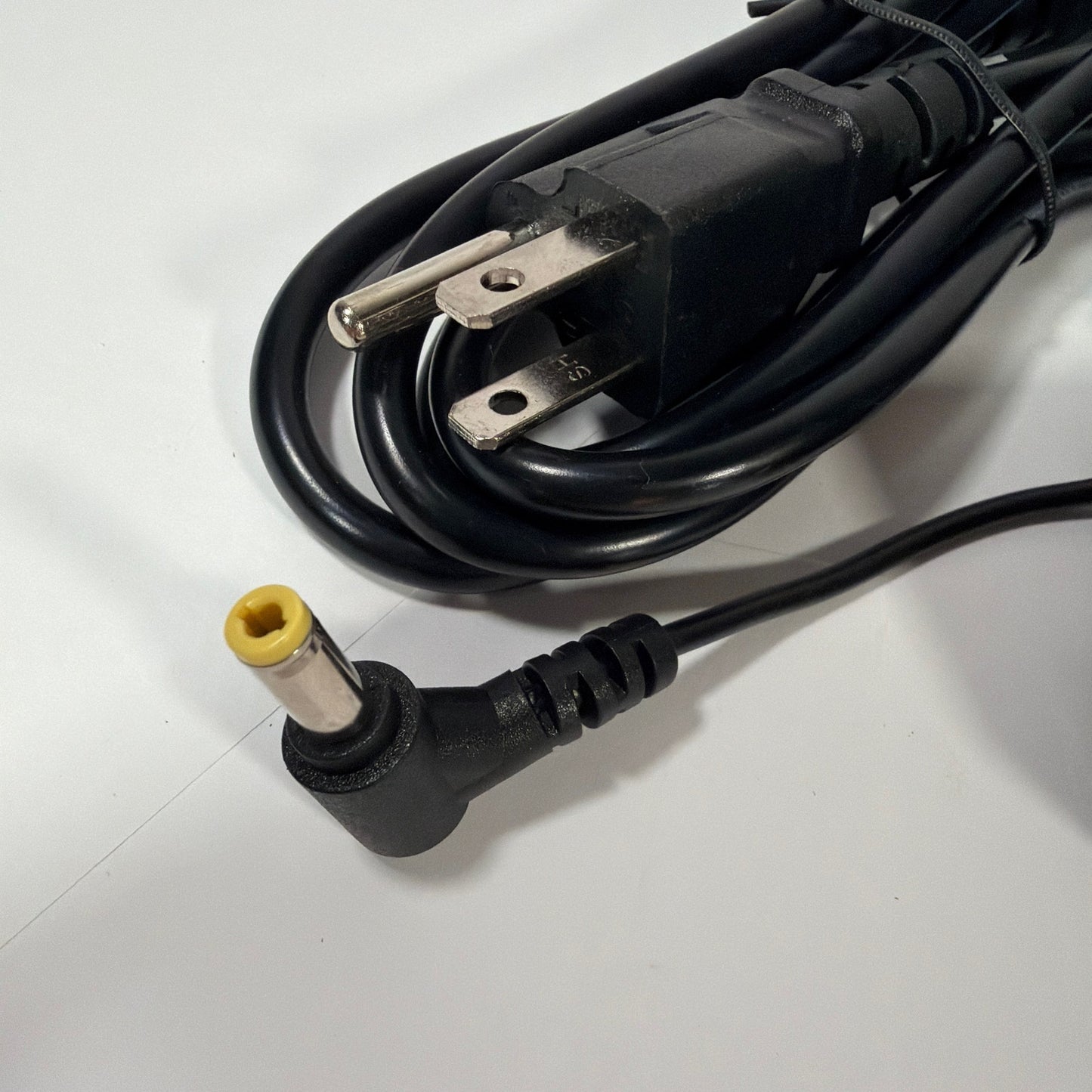 Lenovo AC/DC Laptop Charger Adapter ADP-40NH 0A36686 20V 2A 40W