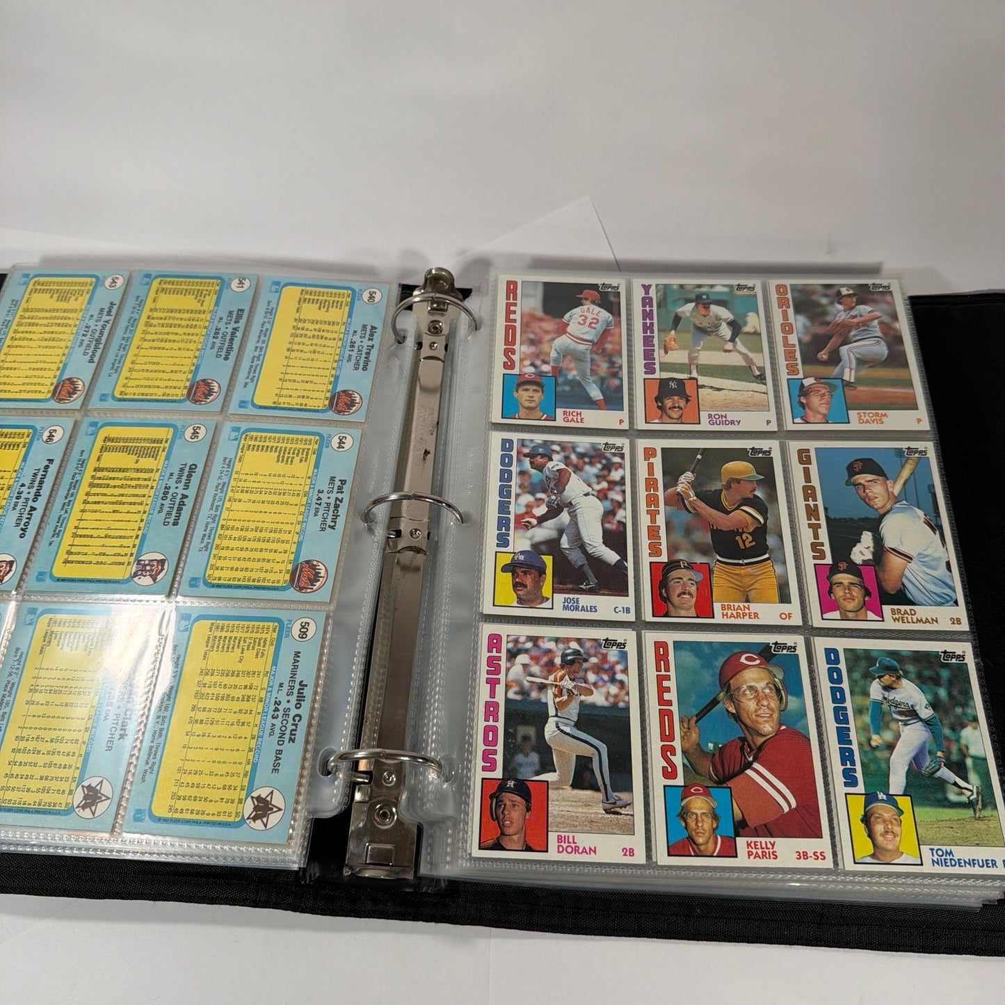 250+ Vintage Baseball Cards Lot in PenTab PRO Binder Topps Bowman O-Pee-Chee
