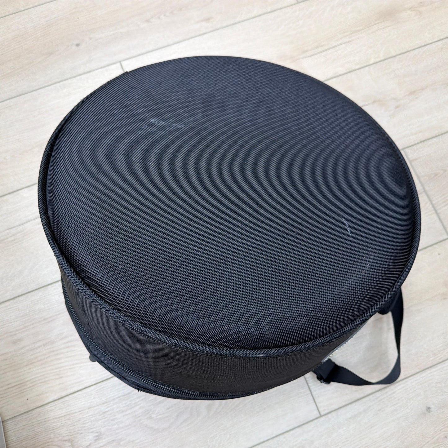 Sleepypod Mobile Pet Bed Round Pet Carrier with Shoulder Strap Black