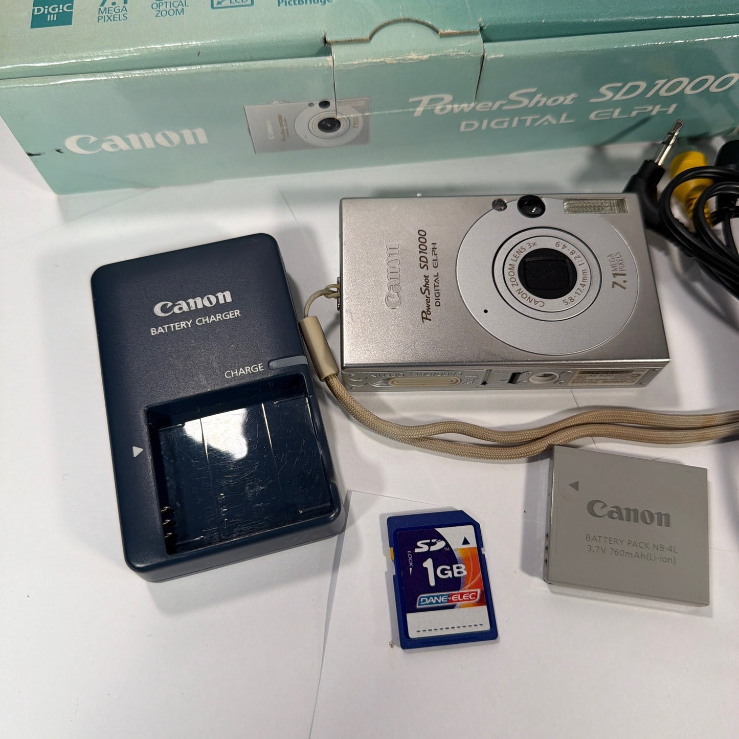 Canon PowerShot SD1000 Digital ELPH 7.1MP Silver Camera Tested Working