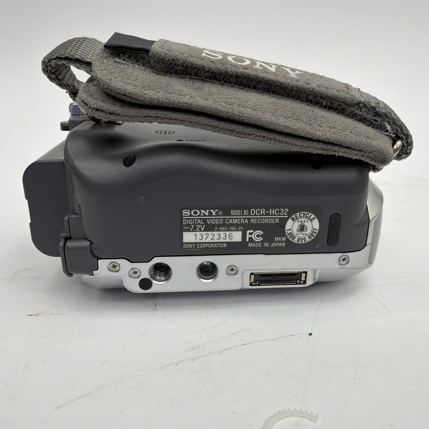 Sony DCR-HC32 MiniDV Digital Video Camcorder Carl Zeiss Lens For Parts/Repair