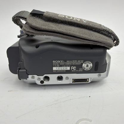 Sony DCR-HC32 MiniDV Digital Video Camcorder Carl Zeiss Lens For Parts/Repair