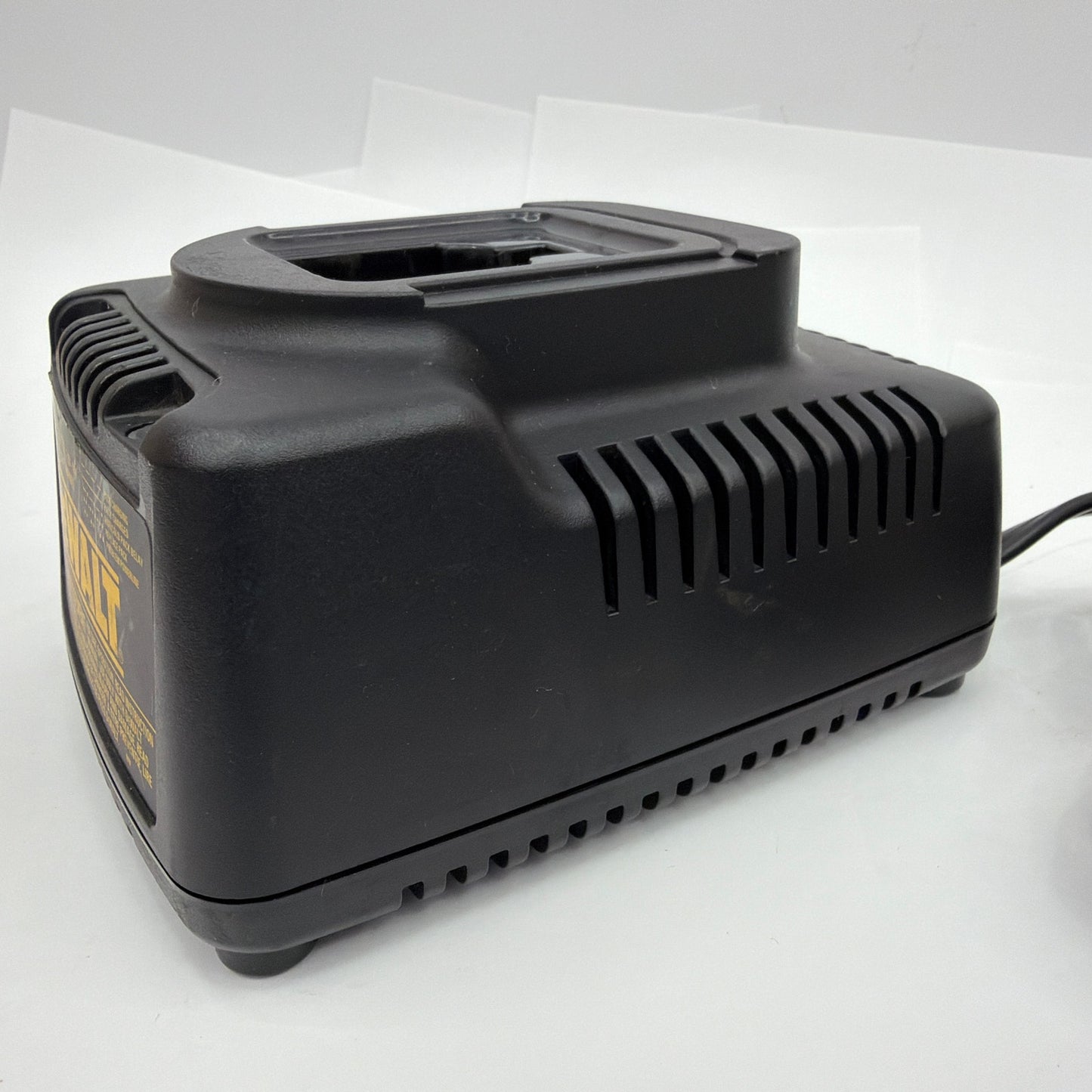 DeWalt DW9116 7.2V-18V 1 Hour Battery Charger Tested Working