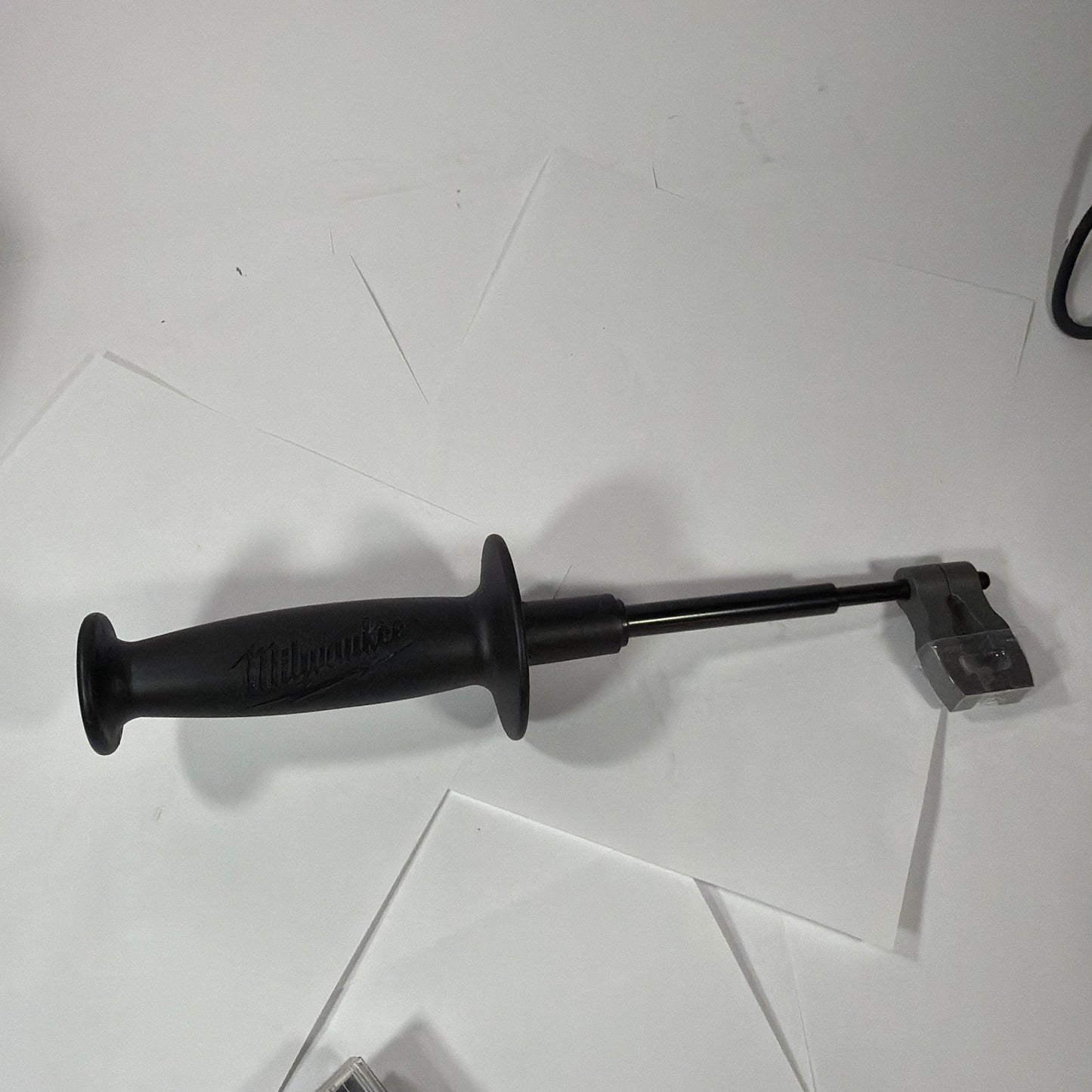 Milwaukee 516067 Adjustable Auxiliary Side Handle Assembly With Clamp