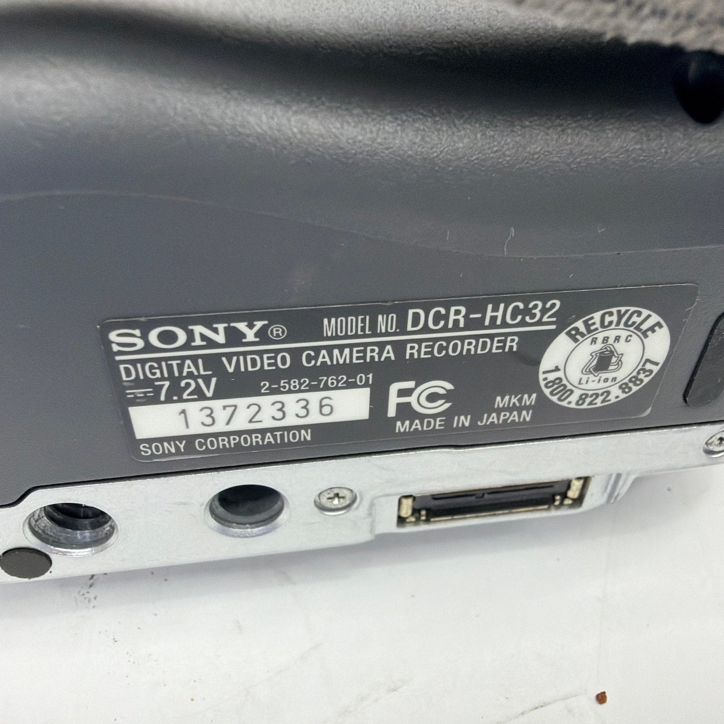 Sony DCR-HC32 MiniDV Digital Video Camcorder Carl Zeiss Lens For Parts/Repair