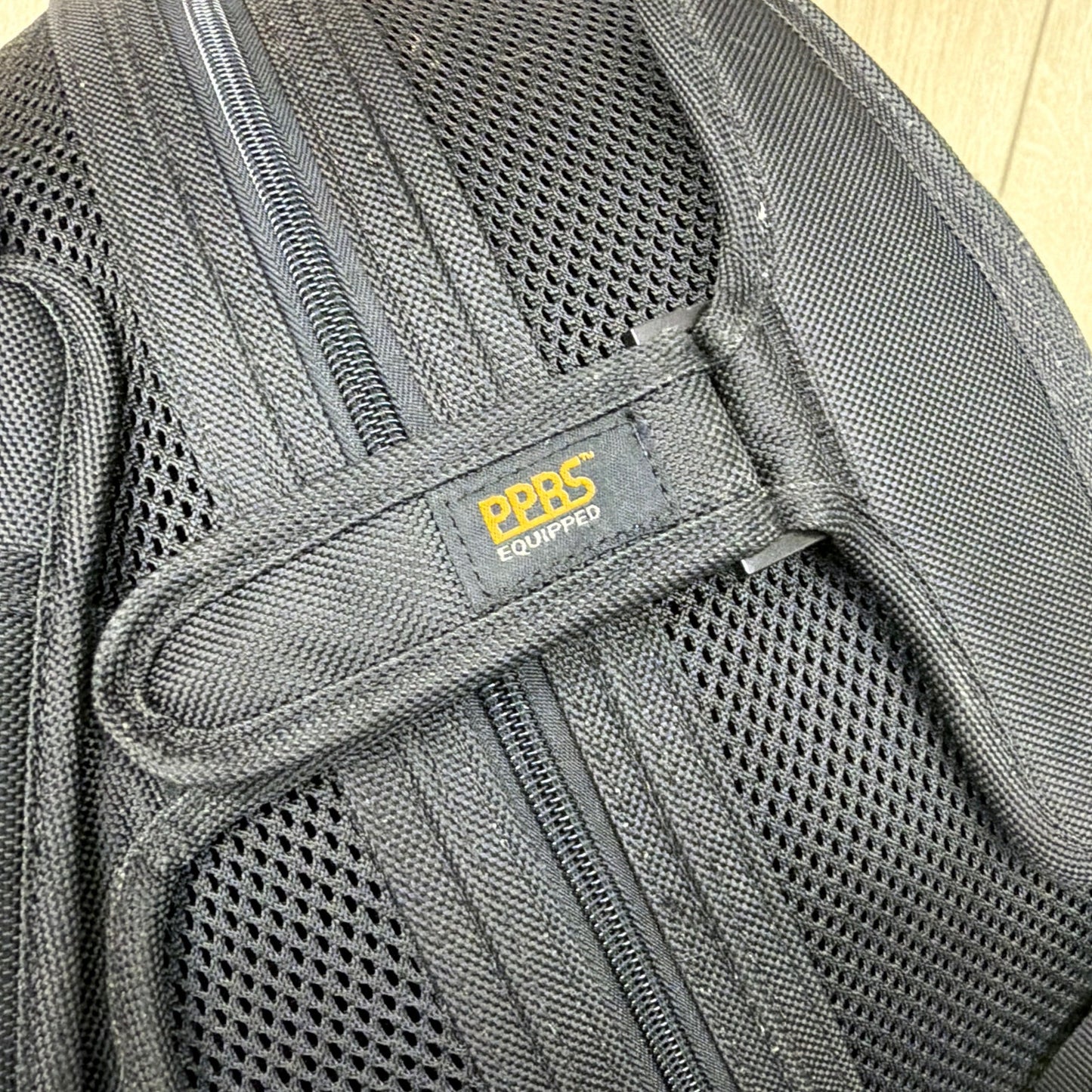 Sleepypod Mobile Pet Bed Round Pet Carrier with Shoulder Strap Black