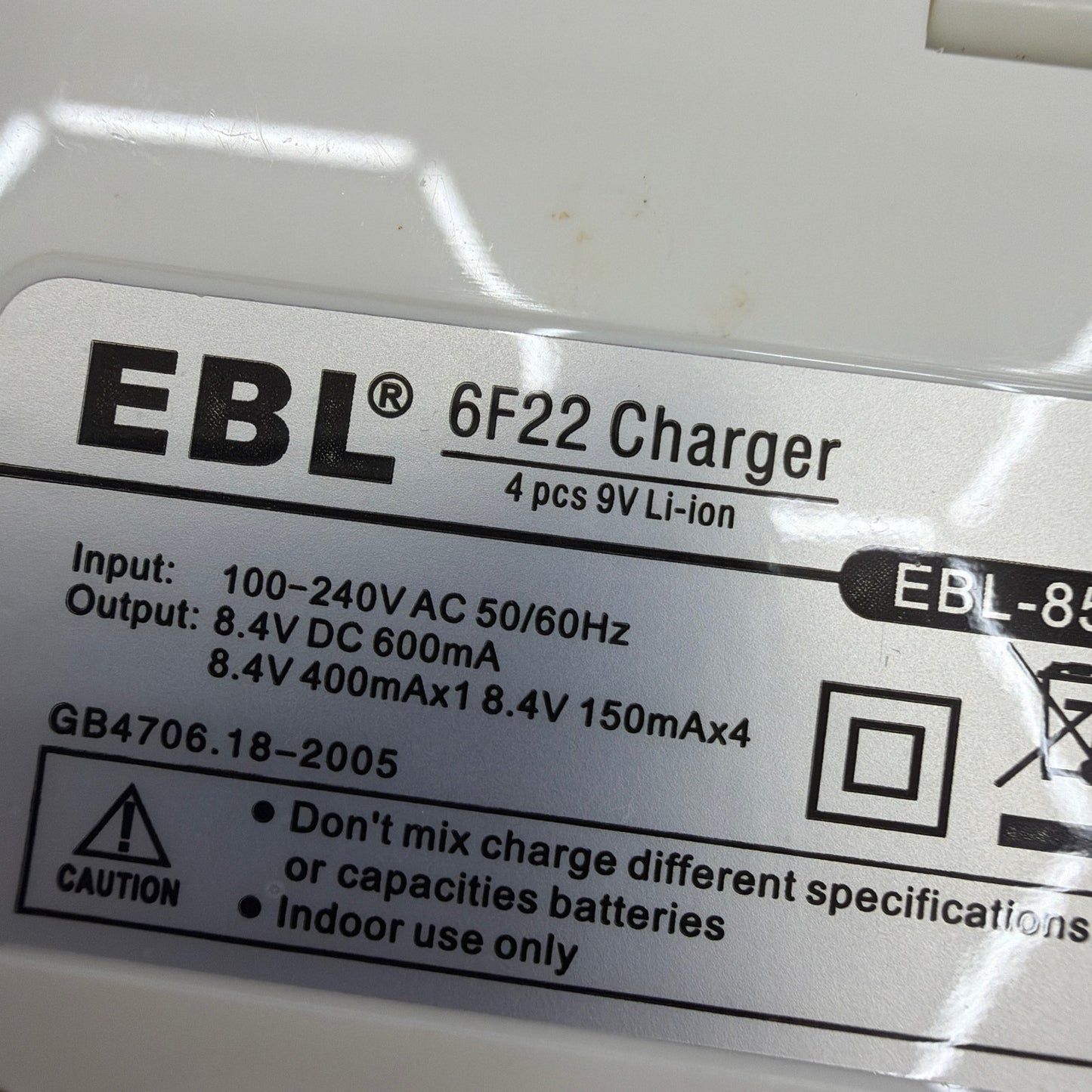 EBL 6F22 4-Slot 9V Li-ion Battery Charger