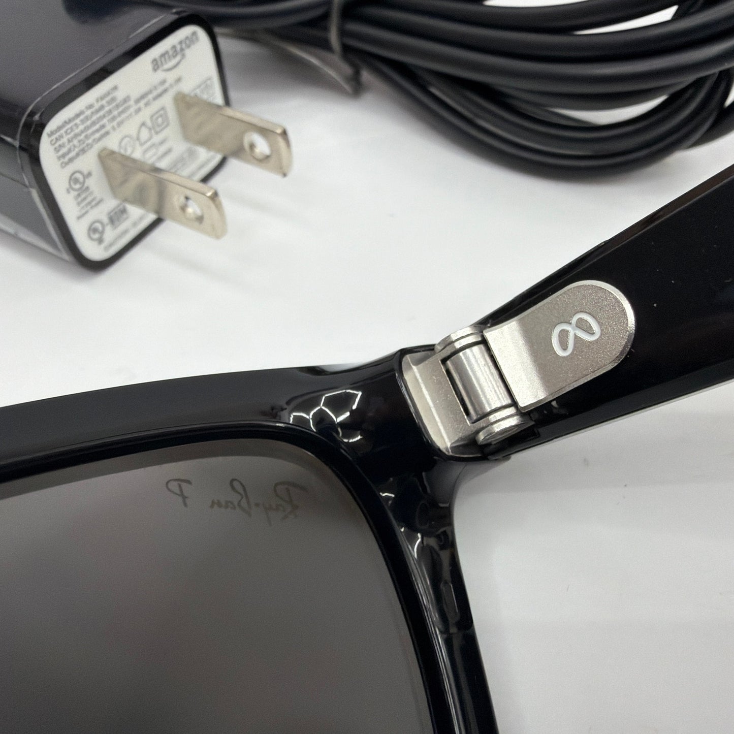 Ray-Ban Meta Skyler Gen 2 Smart Glasses Black Polarized RW4014 with Case