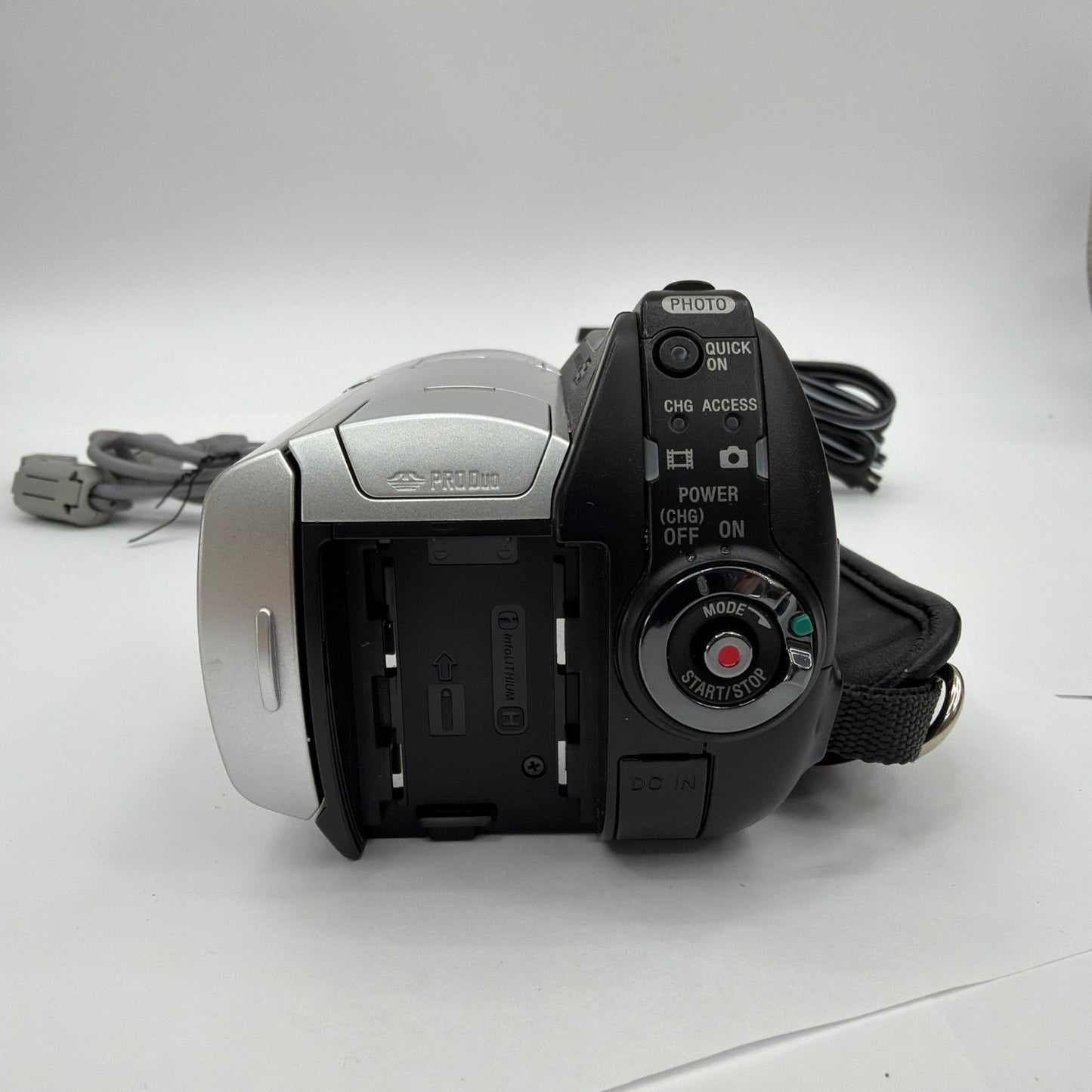 Sony Handycam DCR-SR46 Hybrid HDD Camcorder 40x Carl Zeiss Tested w/ Charger