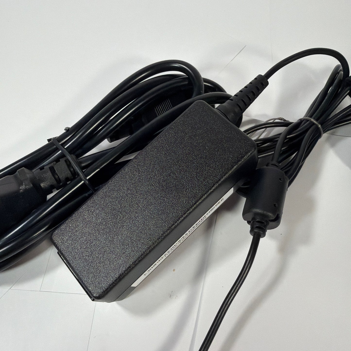 Lenovo AC/DC Laptop Charger Adapter ADP-40NH 0A36686 20V 2A 40W