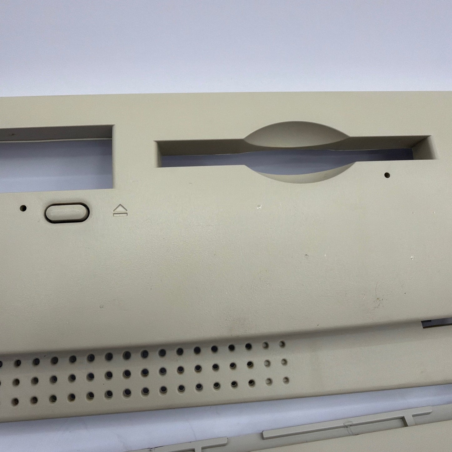 Apple Macintosh Performa 637CD Front Bezel and Vented Case Panels Beige