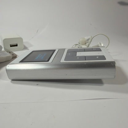 Creative Zen Sleek Photo 20GB MP3 Player DAP-HD0019 with Cable, Charger, Earbuds