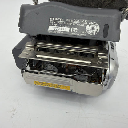 Sony DCR-HC32 MiniDV Digital Video Camcorder Carl Zeiss Lens For Parts/Repair