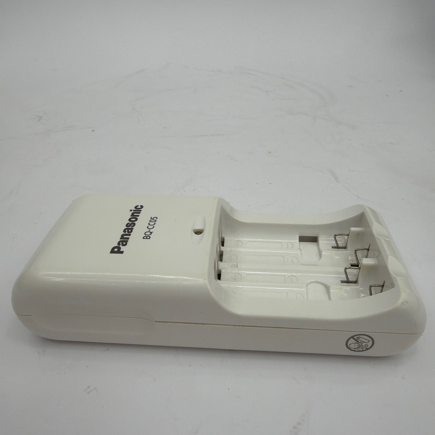 Panasonic BQ-CC05 AA/AAA NiMH Battery Charger 4-Slot White Tested Working