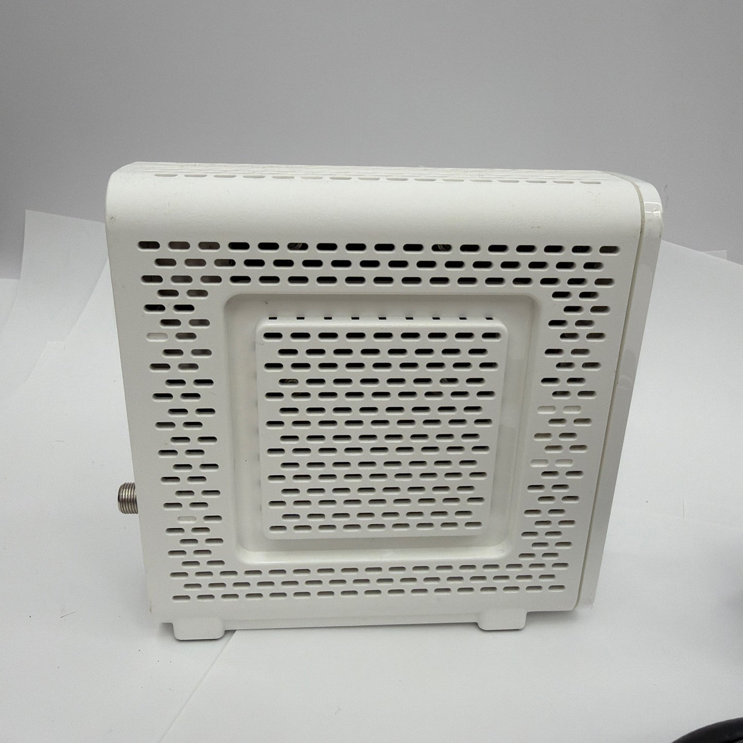 ARRIS SURFboard SB8200 DOCSIS 3.1 Cable Modem With Power Adapter Cables