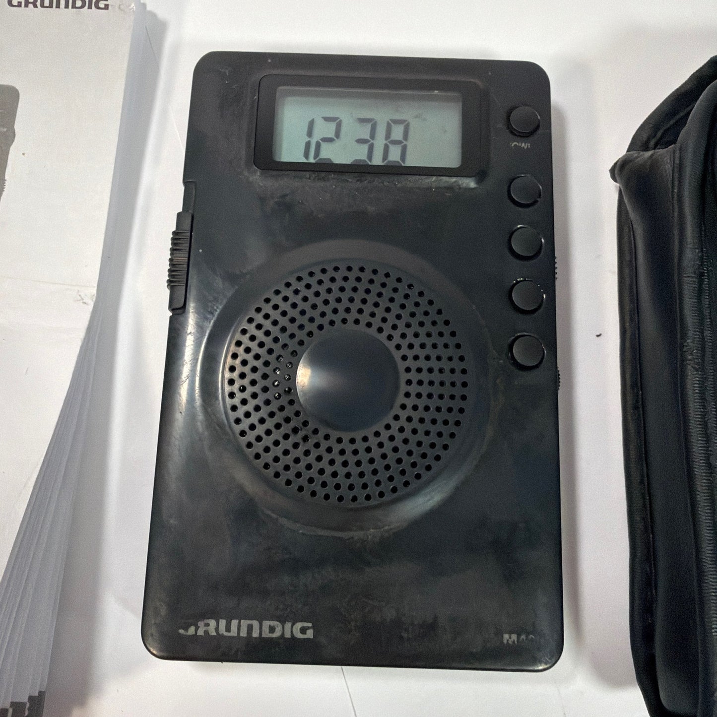 Grundig Mini 400 M400 AM/FM Shortwave Pocket Radio with Case and Manual