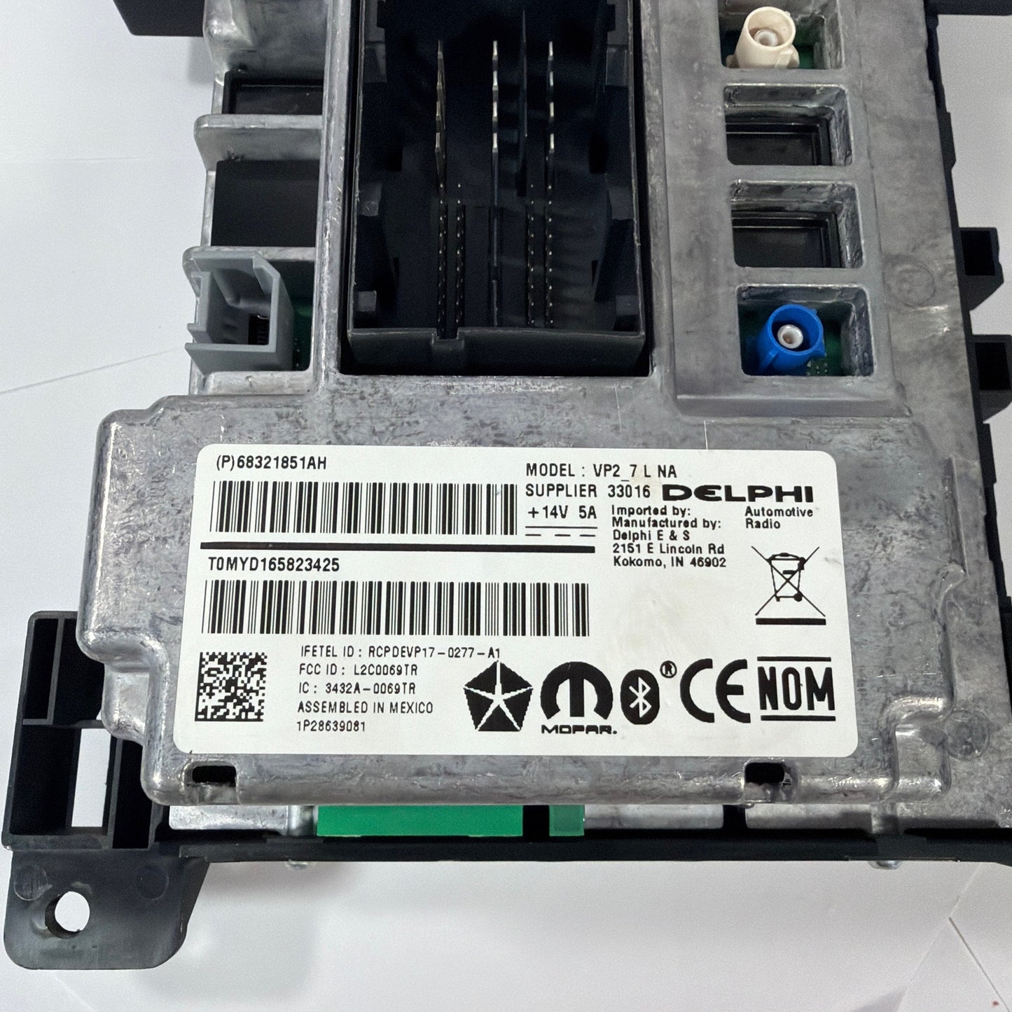 Mopar Delphi Uconnect VP2_7 L NA Radio Display Head Unit 68321851AH For Parts