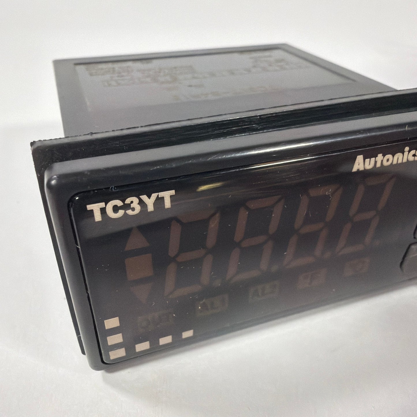 Autonics TC3YT-B4R16 Temperature Controller 100-240VAC Panel Mount Untested