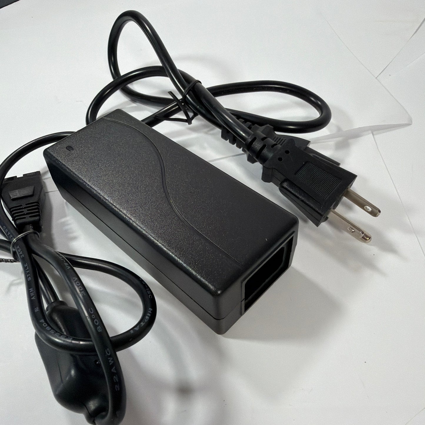Flypower SPP34-12.0/5.0-2000 12V 2A + 5V 2A AC Adapter 4-Pin Power Supply