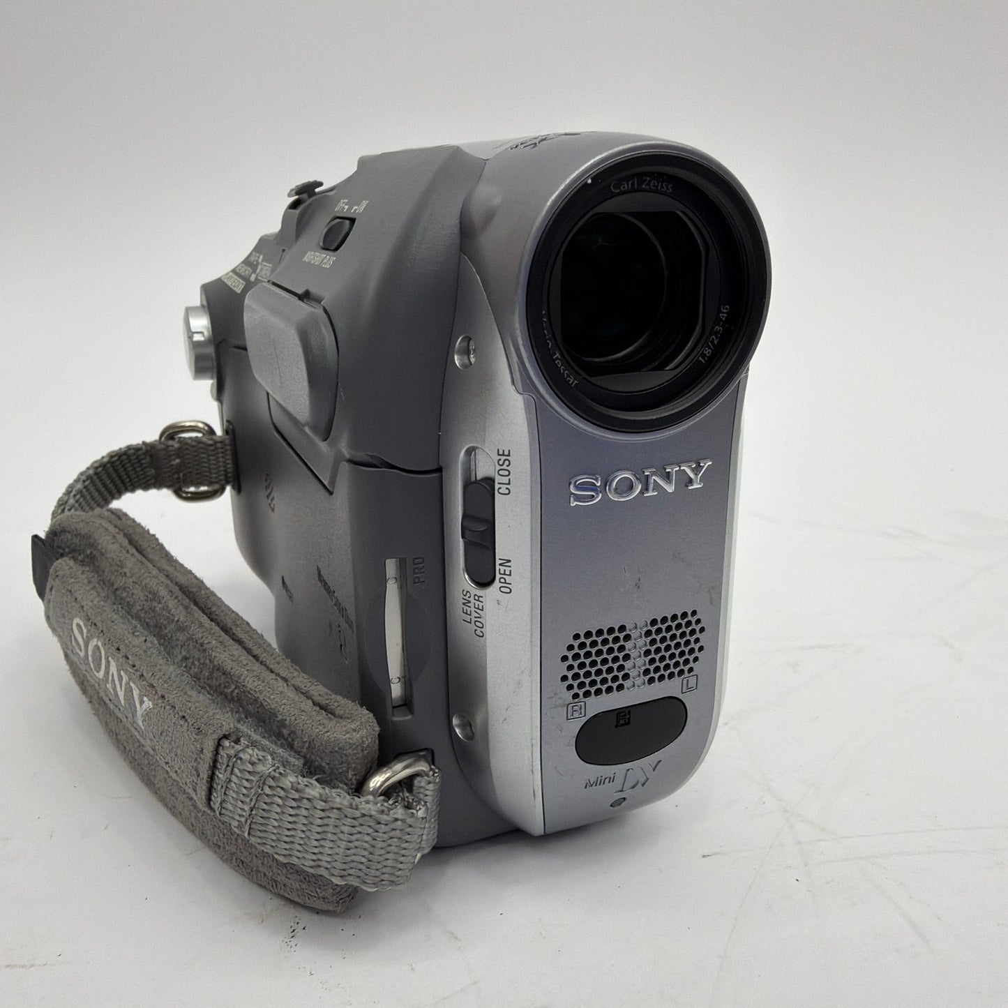 Sony DCR-HC32 MiniDV Digital Video Camcorder Carl Zeiss Lens For Parts/Repair