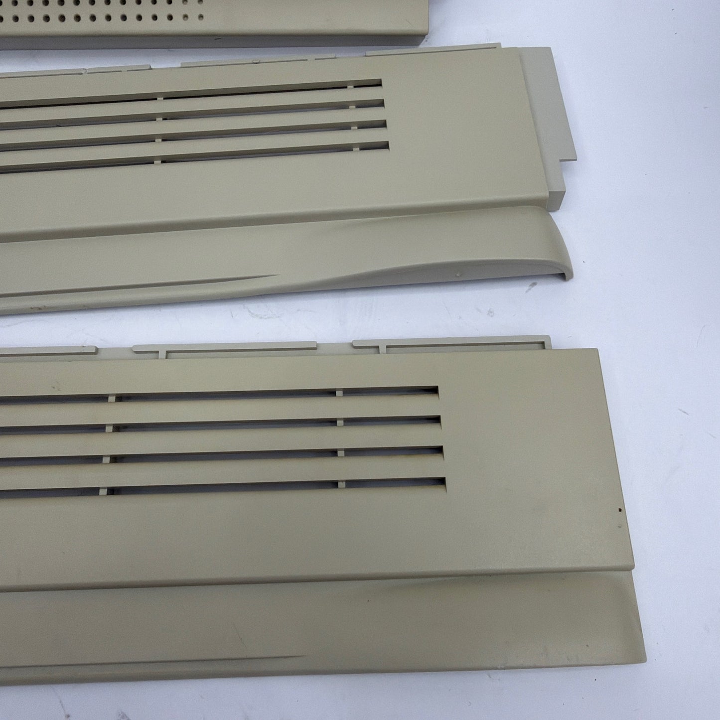 Apple Macintosh Performa 637CD Front Bezel and Vented Case Panels Beige