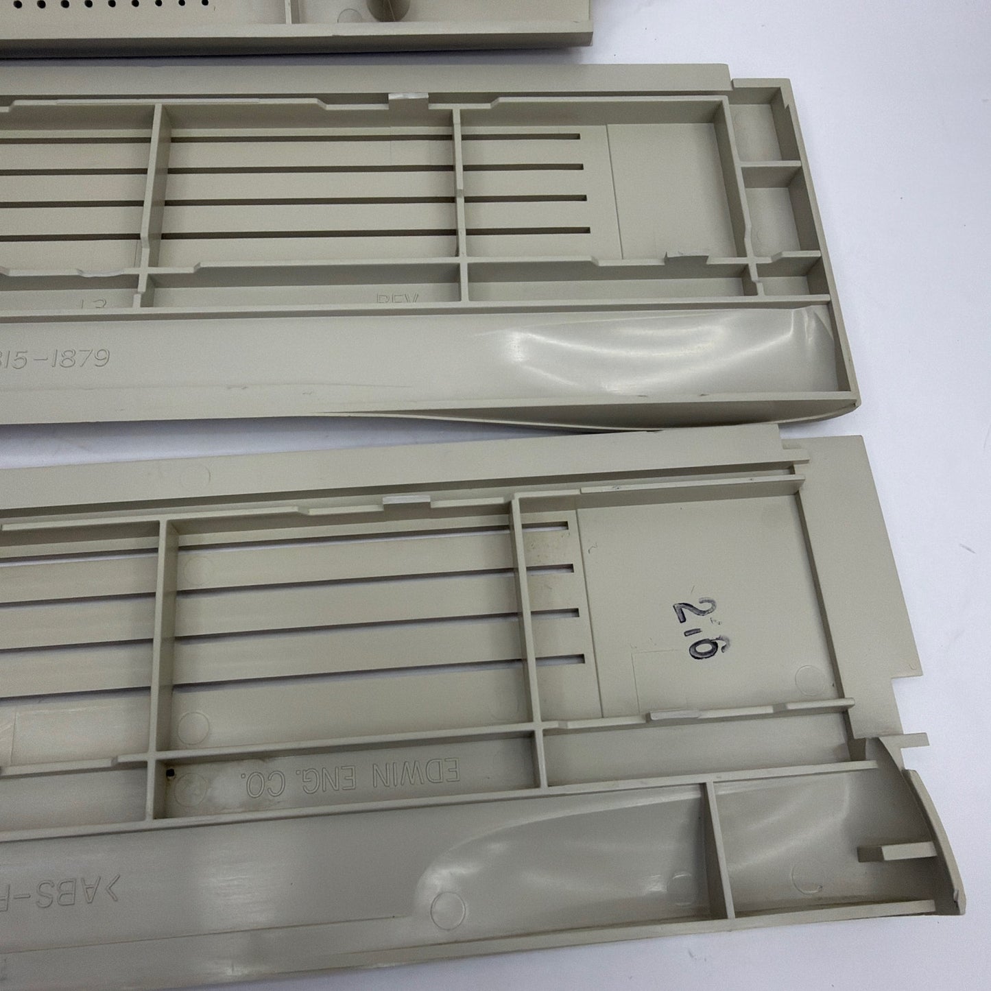 Apple Macintosh Performa 637CD Front Bezel and Vented Case Panels Beige