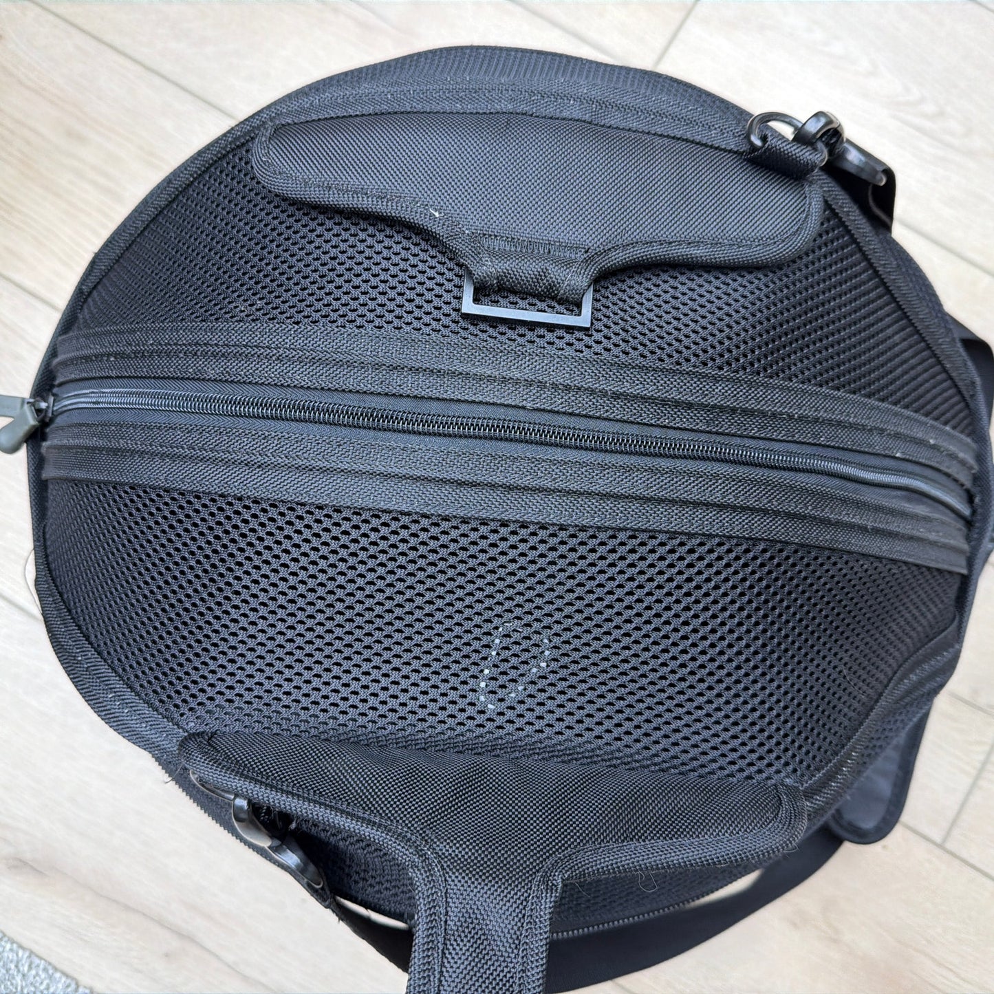Sleepypod Mobile Pet Bed Round Pet Carrier with Shoulder Strap Black