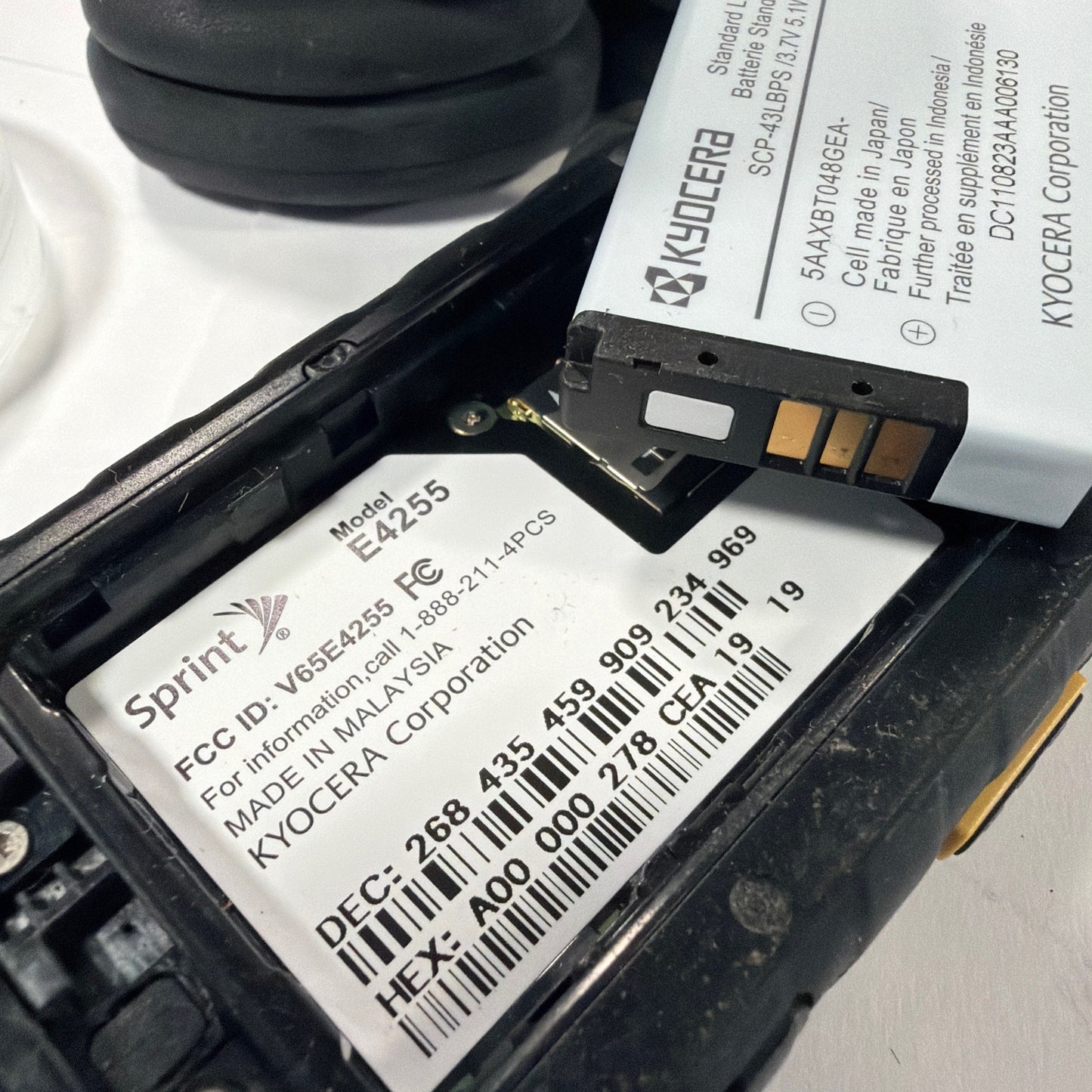 Lot of 15 Kyocera DuraMax E4255 Sprint Rugged Flip Phones Untested