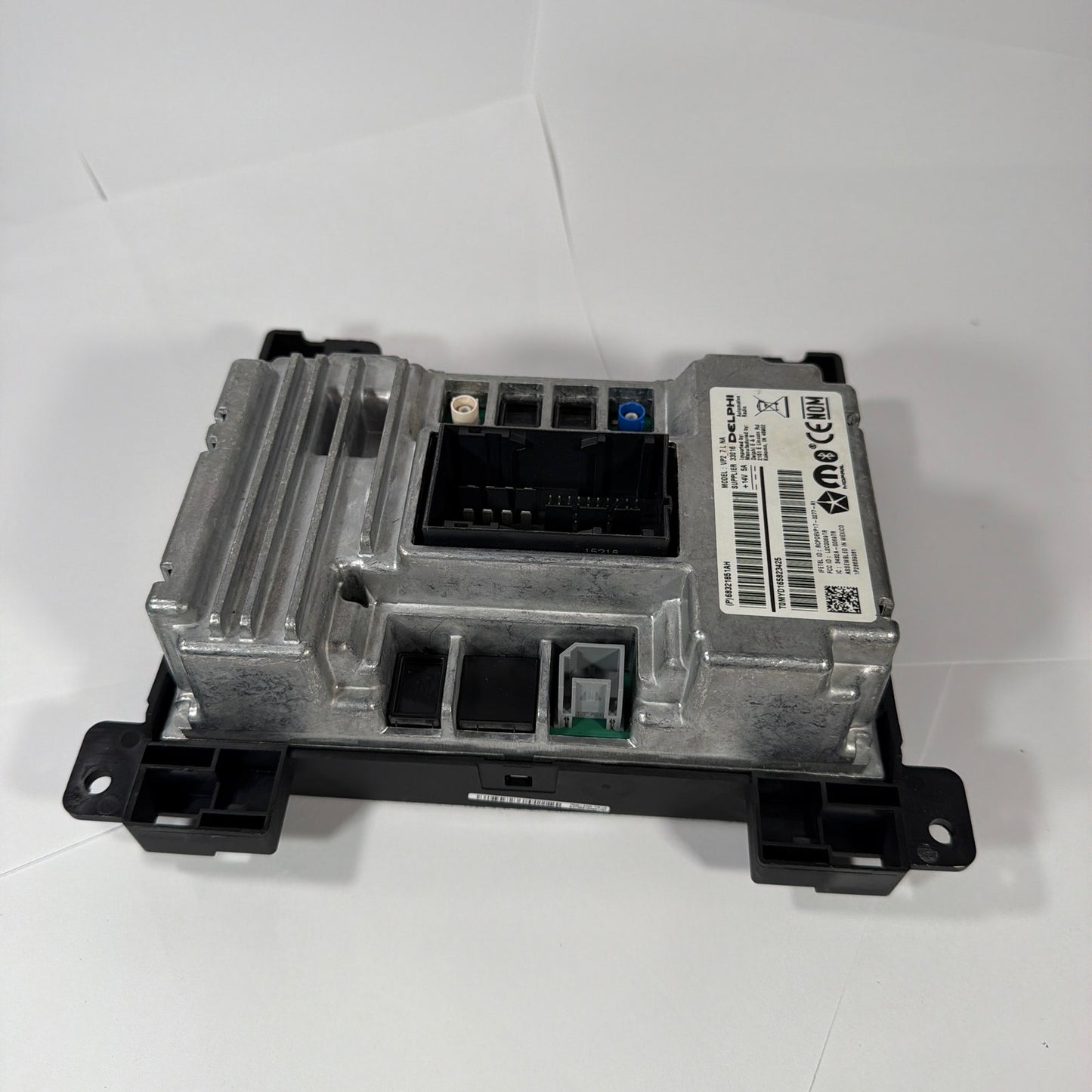 Mopar Delphi Uconnect VP2_7 L NA Radio Display Head Unit 68321851AH For Parts