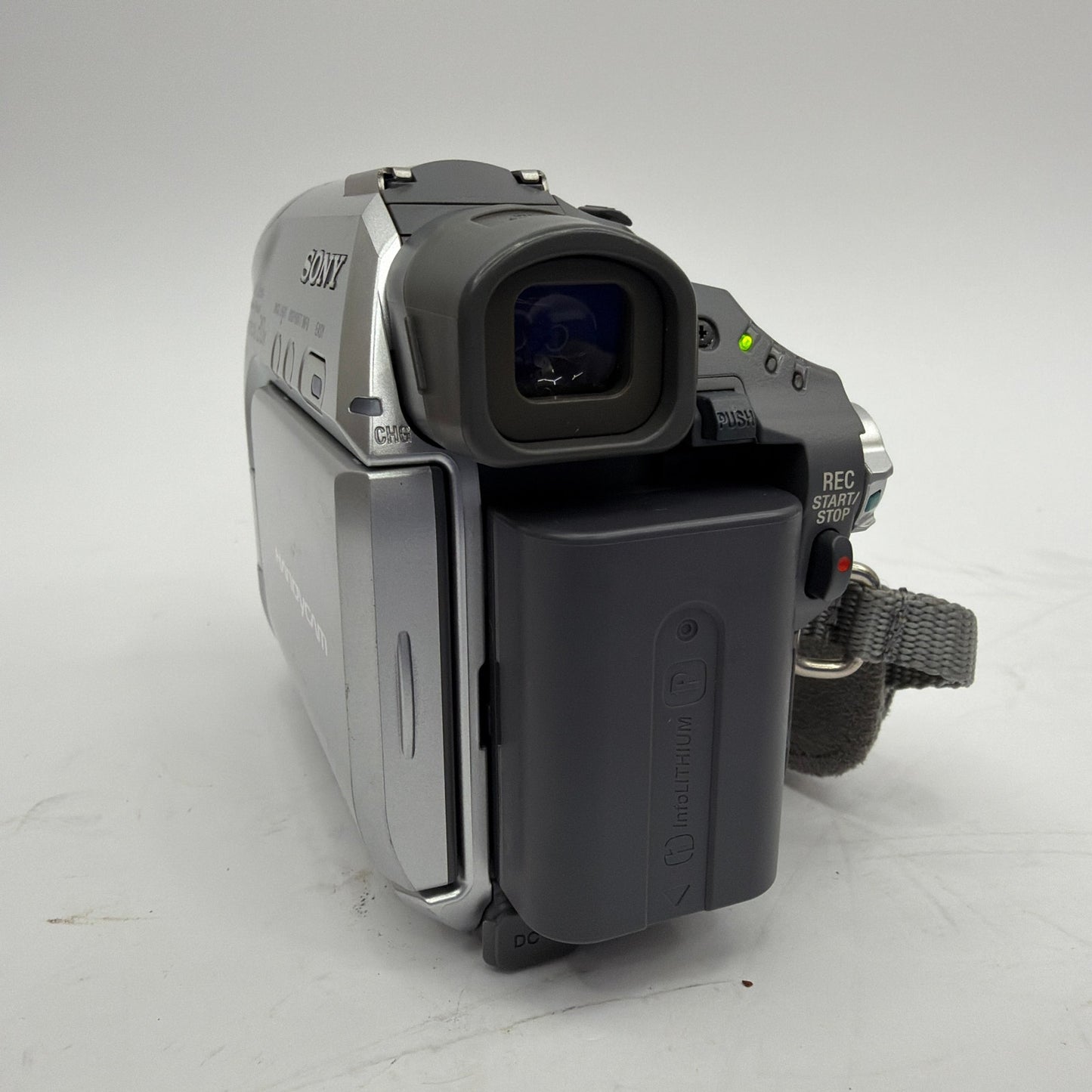 Sony DCR-HC32 MiniDV Digital Video Camcorder Carl Zeiss Lens For Parts/Repair