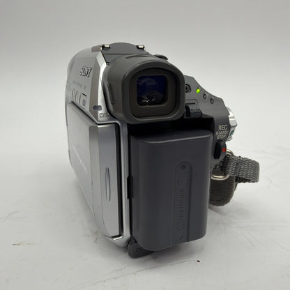 Sony DCR-HC32 MiniDV Digital Video Camcorder Carl Zeiss Lens For Parts/Repair